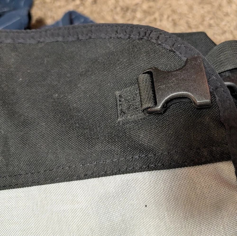 Timbuk2 Classic Messenger Bag Black Grey Crossbody